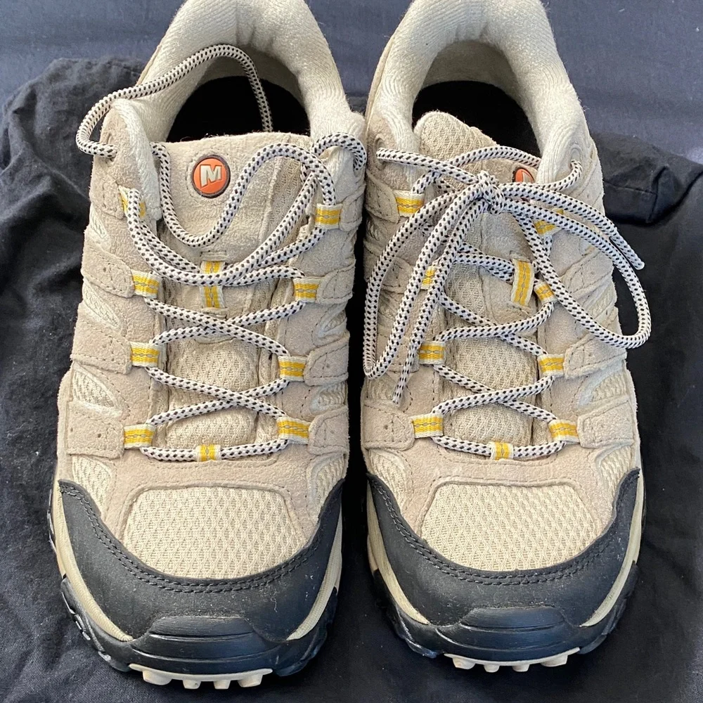 Merrell Moab Tan and Black Outdoor Shoes - Picture 8 of 9